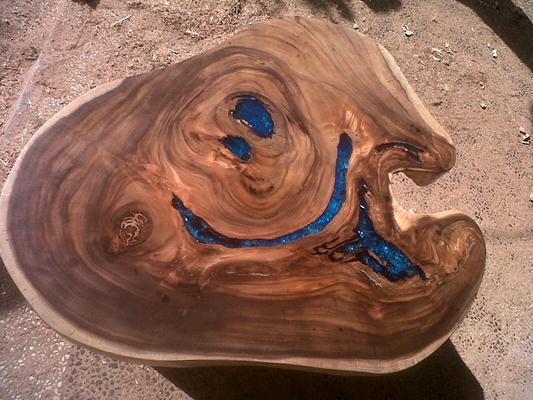 CO1, coffee table top combine resin blue ocean, size 100cm x 85cm thick 10cm. price U$D 300. mahogany wood